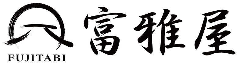 富士山の麓で走る人力車の富雅屋